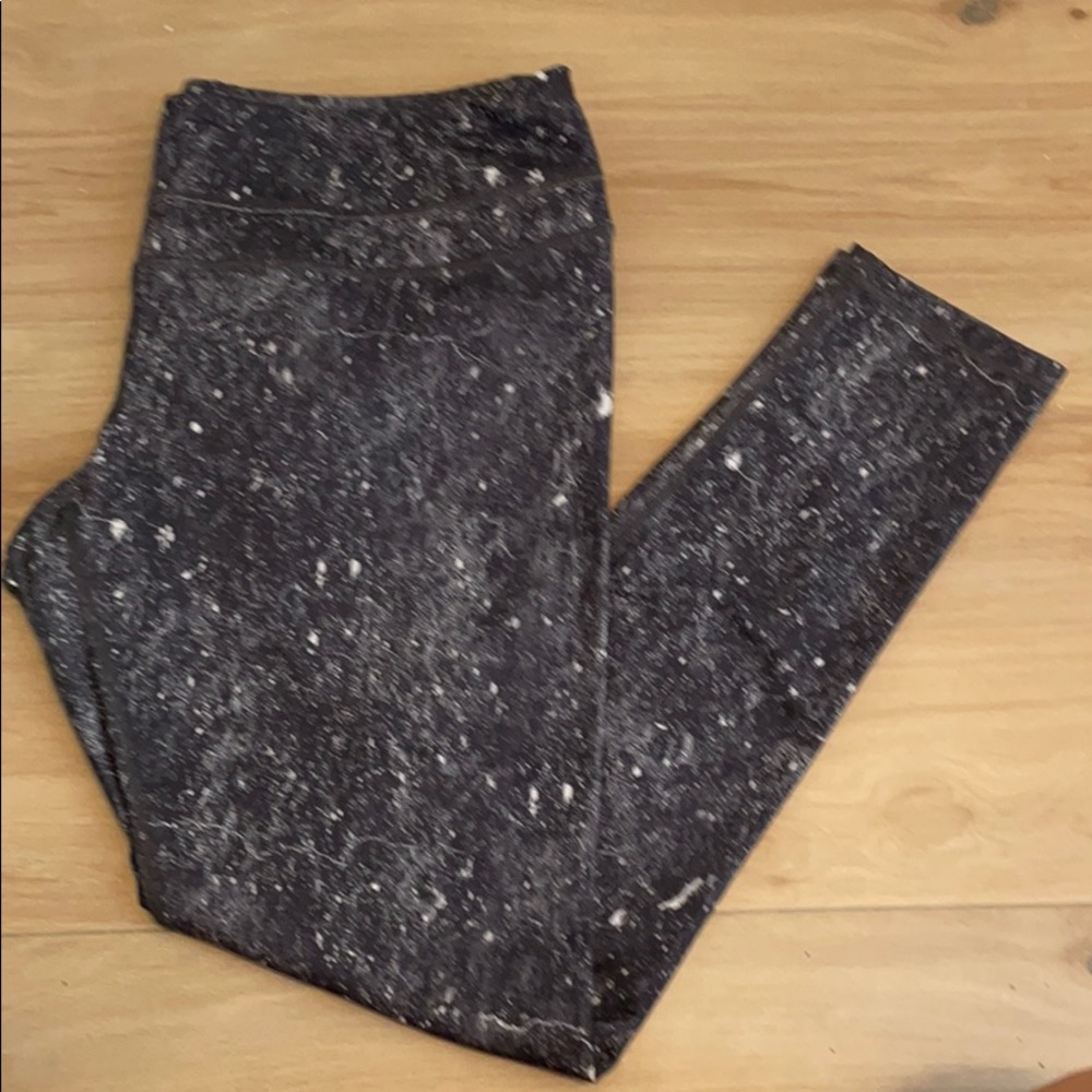 Splatter paint look leggings